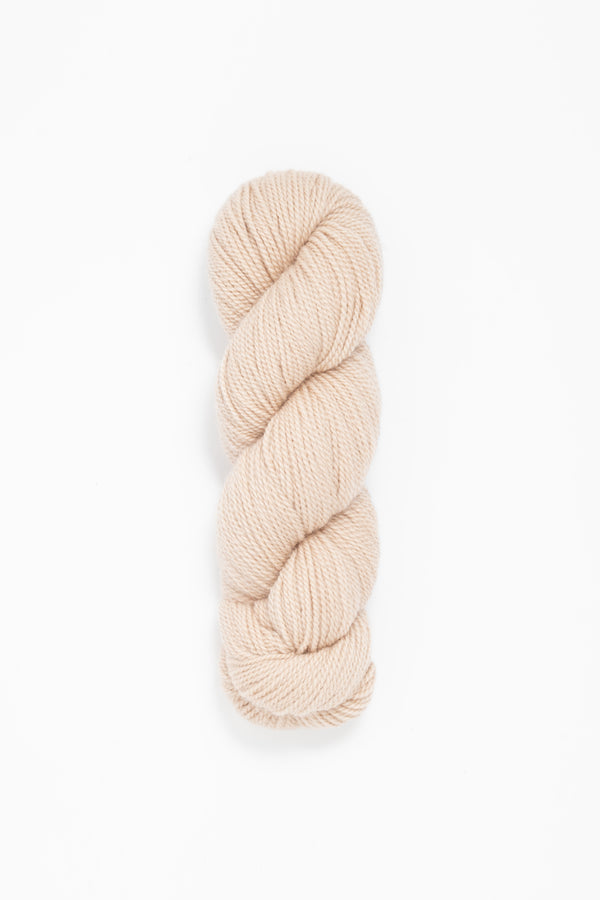 Woolfolk Tynd Yarn in the color 21